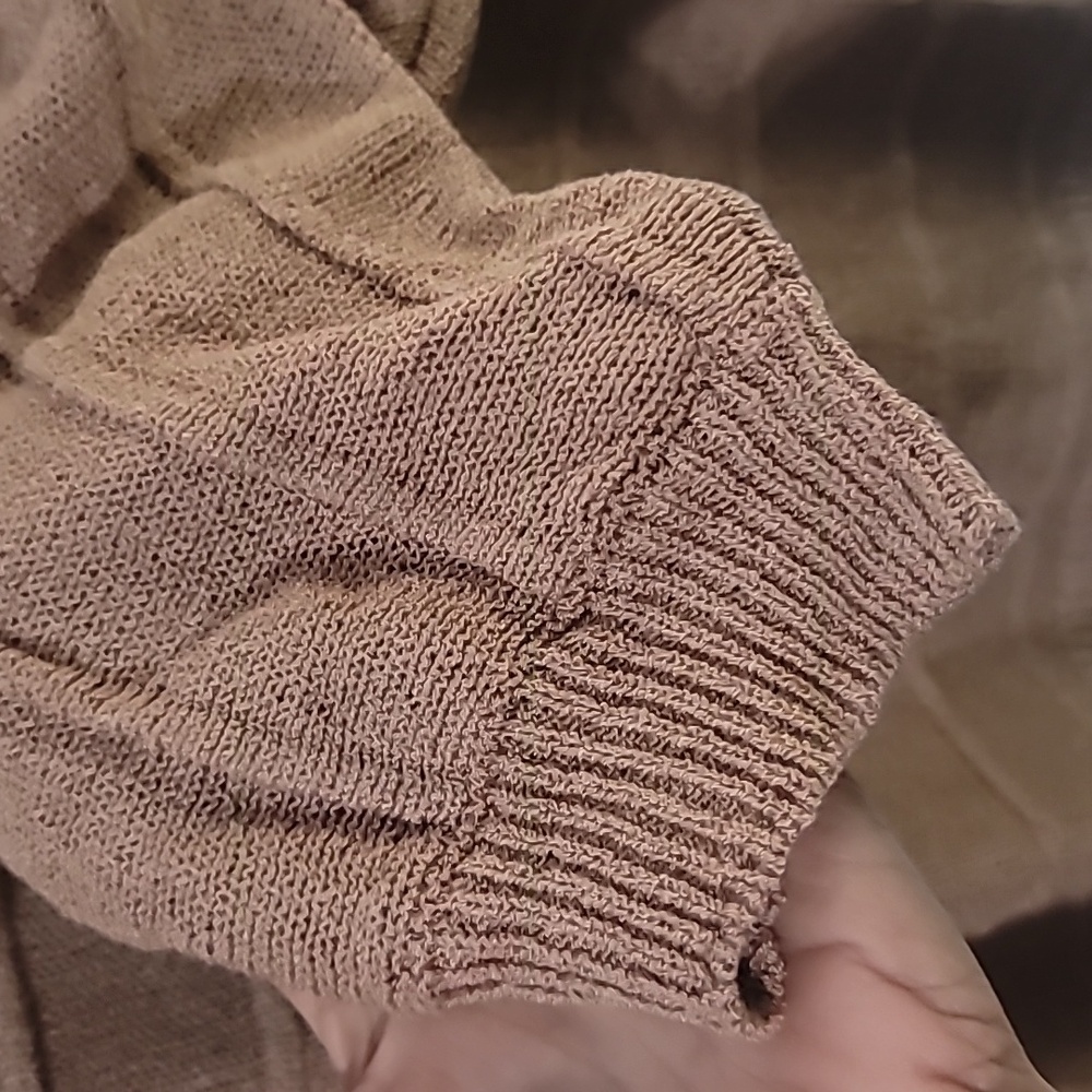 Oversized Light Sweater - Picture 9 of 10